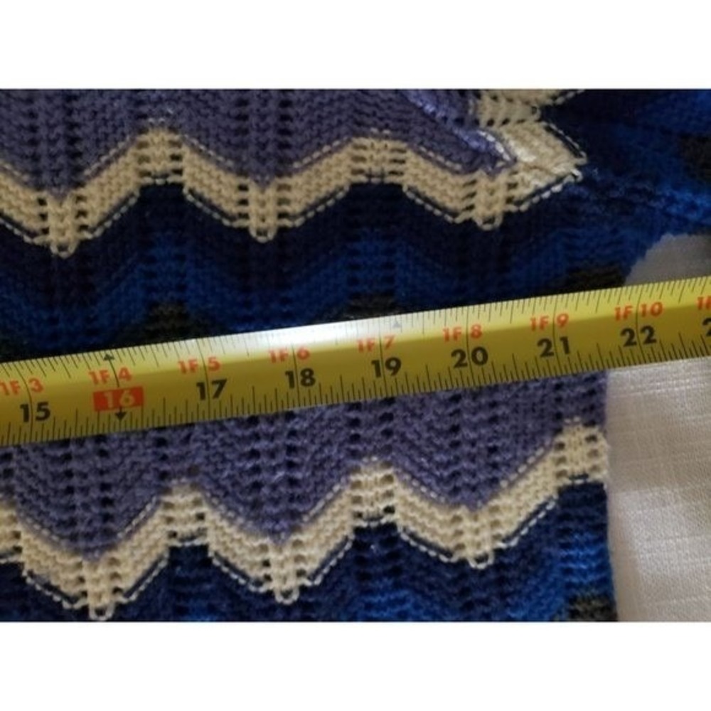 Vtg Westbound Crochet Sweater Size 1X Blue zigzag hippie - Picture 6 of 6